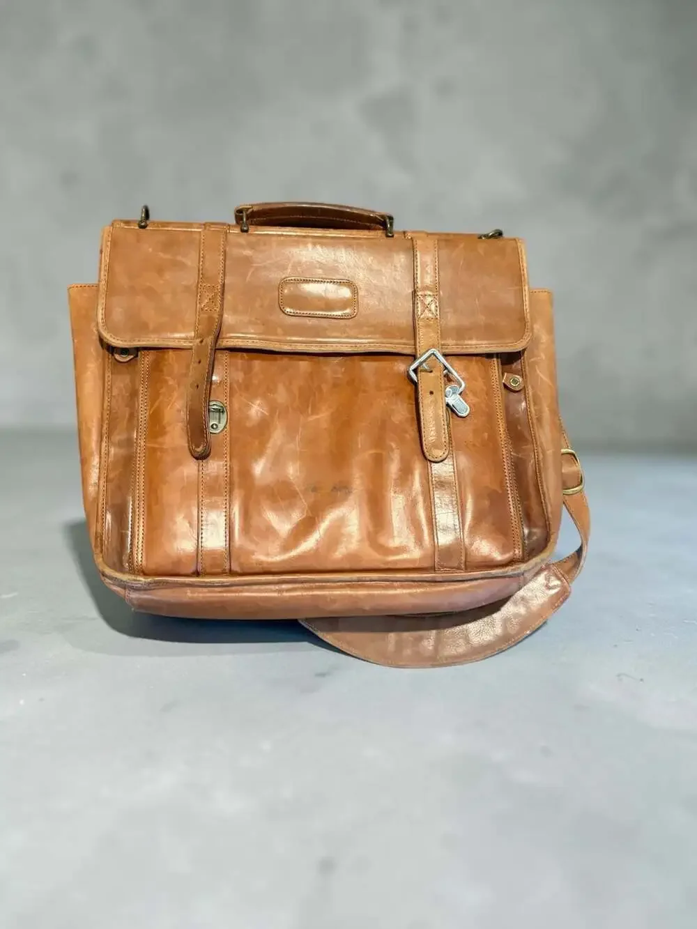 Vintage Wilsons Leather Mens Cognac Briefcase Messenger Bag Missing Clip